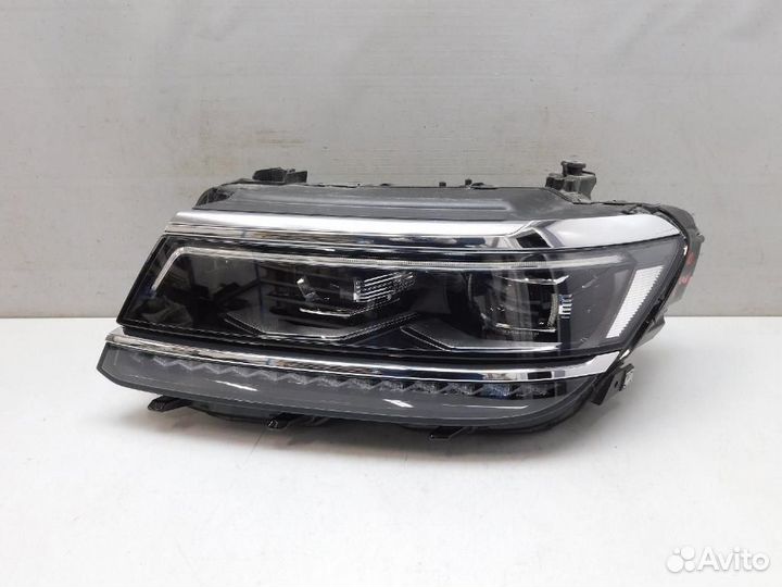 Фара левая Volkswagen Tiguan
