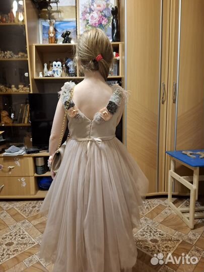 Платье для девочки нарядное 122