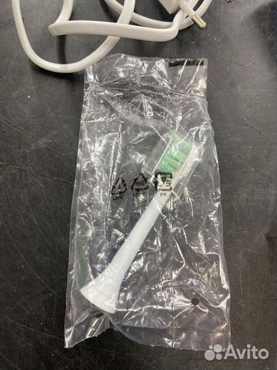 Электрическая зубная щетка Philips HX6231