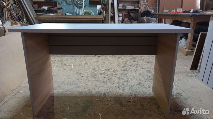 Стол письменный. / Новый От производителя