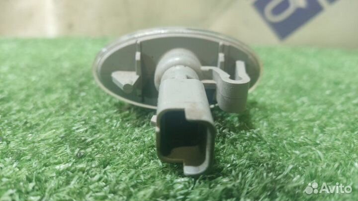 Повторитель поворота в крыло Peugeot 206 хэтчбек