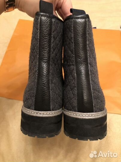 Ботинки женские Pertini 40р новые