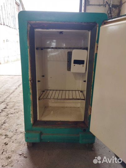 Ретро холодильник