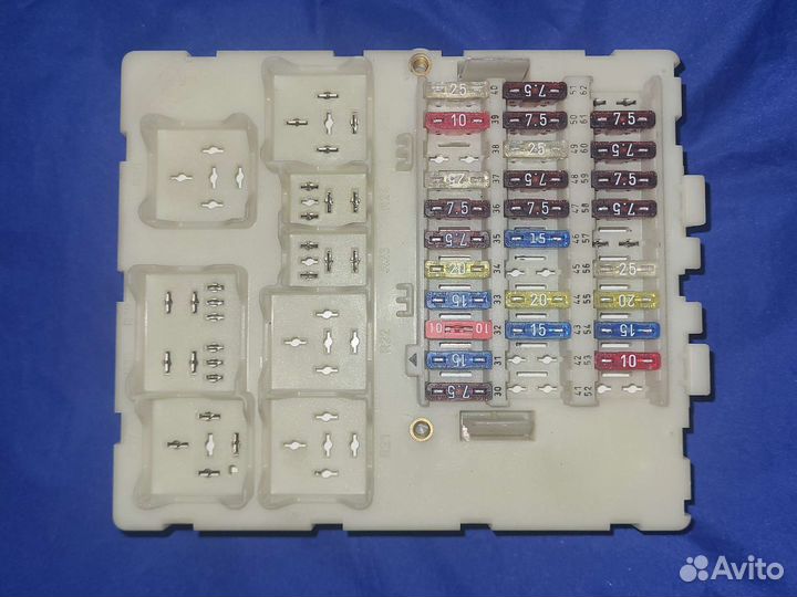 Блок предохранителей Focus 1 салонный