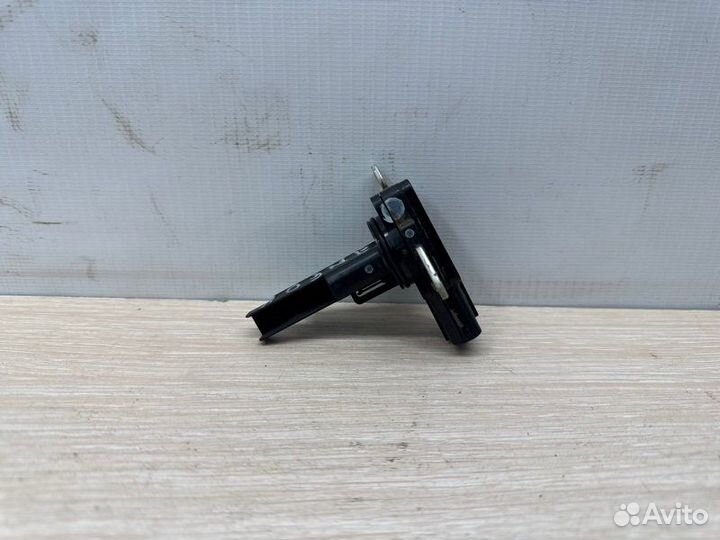 Датчик массового расхода воздуха Mitsubishi Pajero