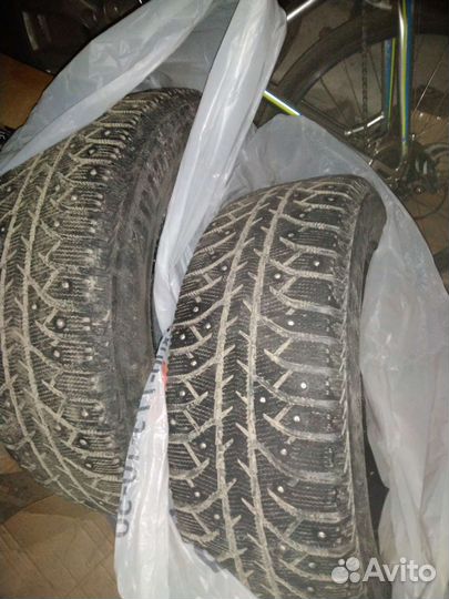 Bridgestone Ice Cruiser 7000 215/60 R17
