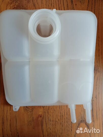 Расширительный бачок на Ford Focus 3 новый