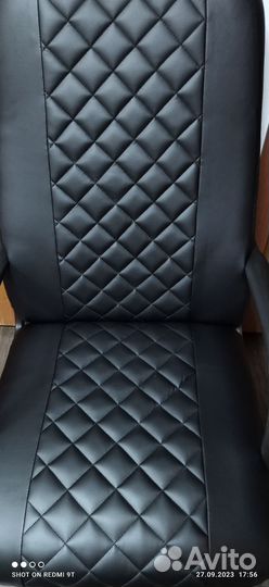 Компьютерное кресло руководителя