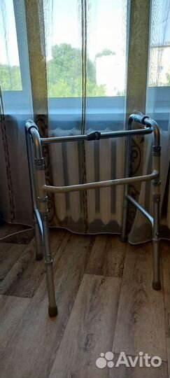 Ходунки для взрослых шагающие