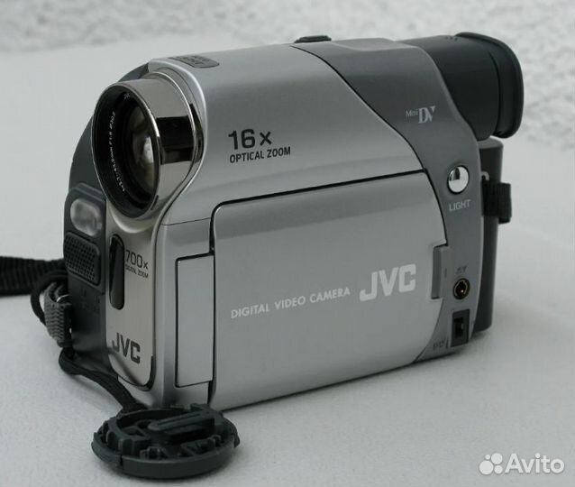 Продам видеокамеру JVC GR-D23E mini DV