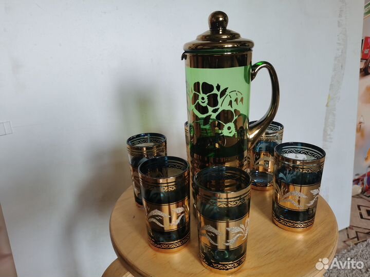 Бокалы разноцветные и графин Япония