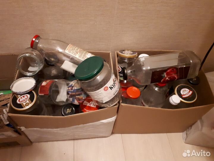 Банки и бутылки с крышками 20-30шт