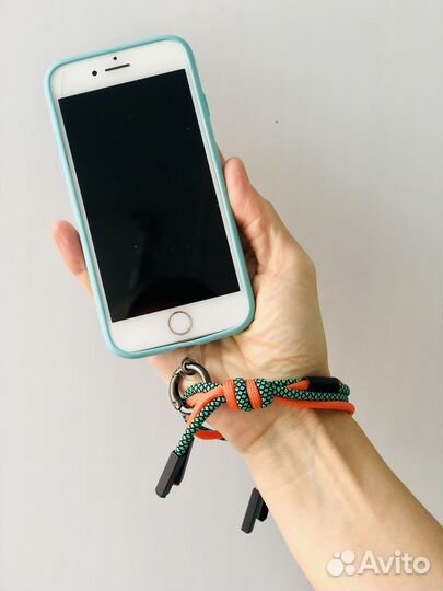 Держатель-браслет для телефона из паракорда