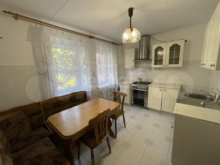 4-к. квартира, 95 м², 3/10 эт.