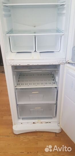 Холодильник бу indesit