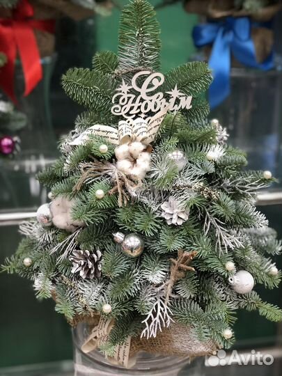 Елки, венки, композиции из нобилиса