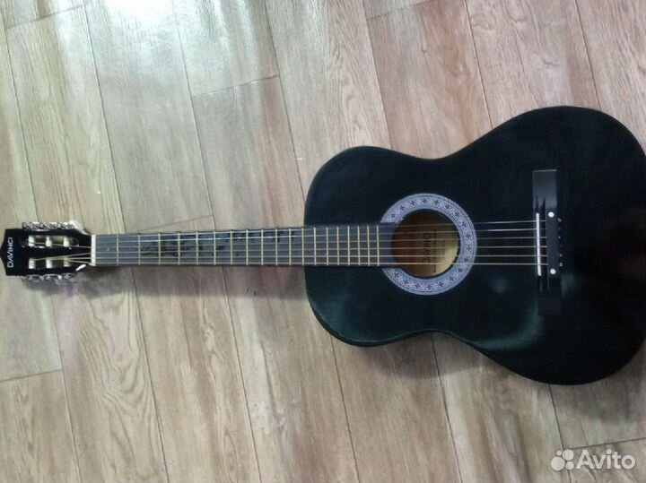 Акустическая гитара