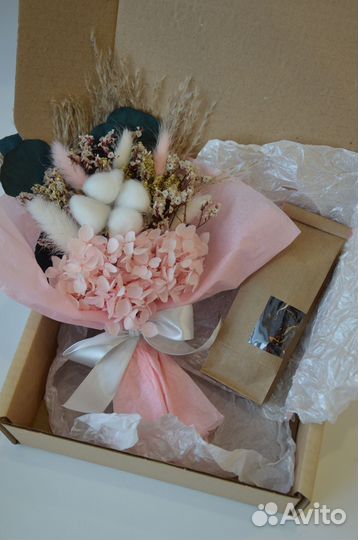 Подарочный набор для женщин с чаем букет