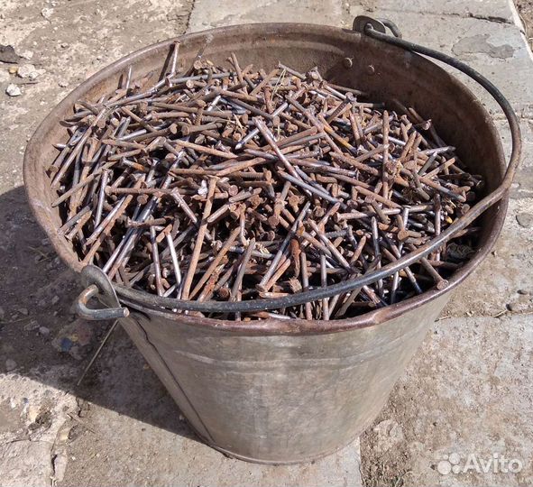 Ведро гвоздей