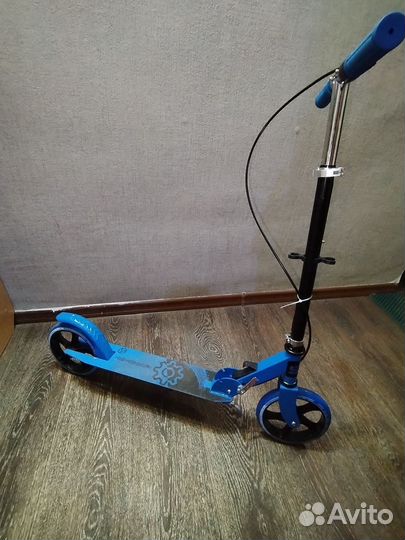 Новый самокат двухколесный