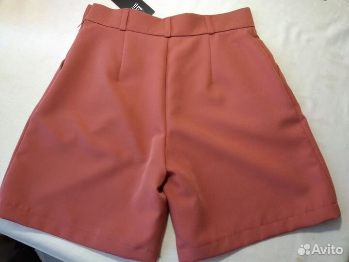 Шорты новые женские 44