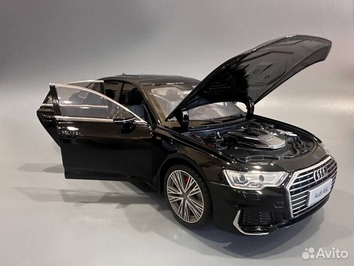 Продаю модель масштаба 1:18 Audi A6 L