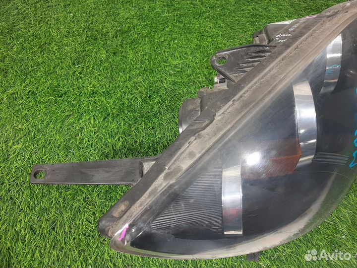 В наличии: Фара правая Mazda 3 BK