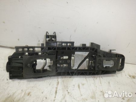 Механизм ручки передней левой двери