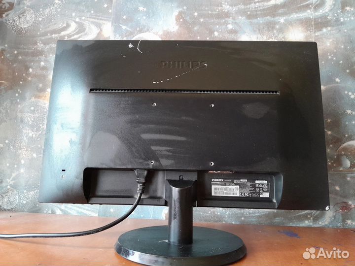 Монитор Philips 223v5l