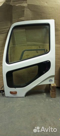 Двери Митсубиси Фусо файтер
