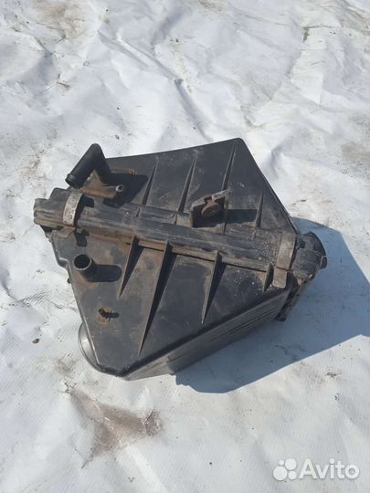 Корпус воздушного фильтра Nissan Terrano 2 Ниссан