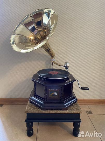 Граммофон His master's voice