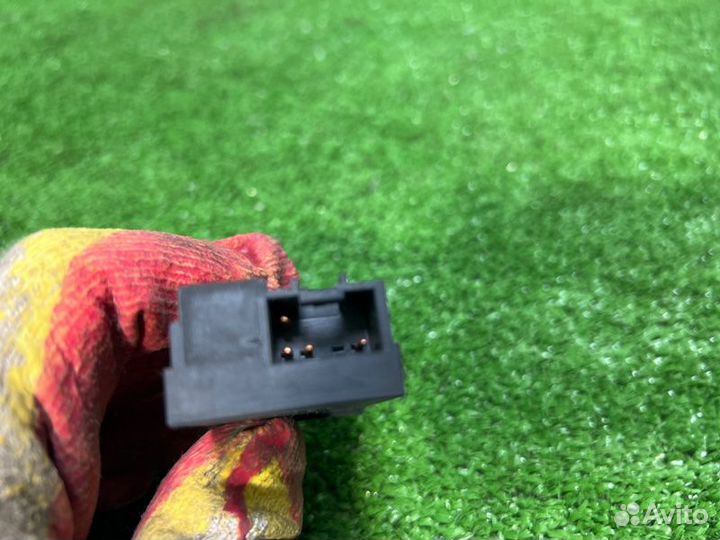 Кнопка освещения панели приборов Nissan Pathfinder