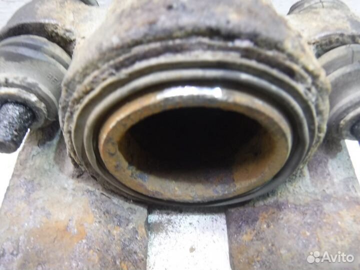 Суппорт тормозной задний Ford Explorer