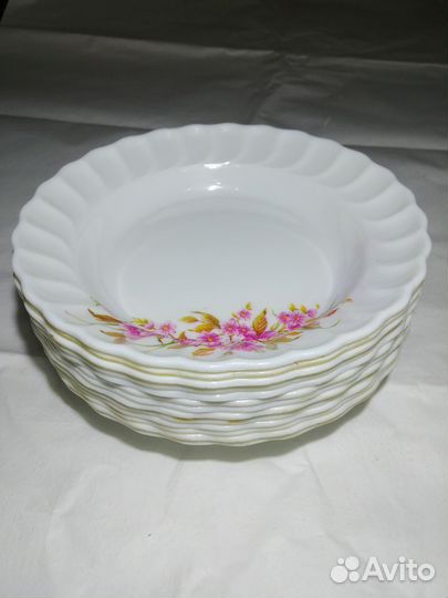 Пластиковые тарелки 12 шт