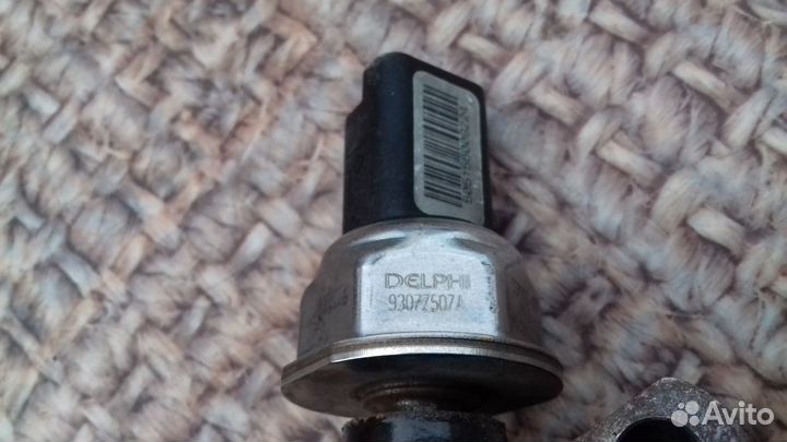 Топливная рампа 1.5 дизель К9К Kangoo 2005г