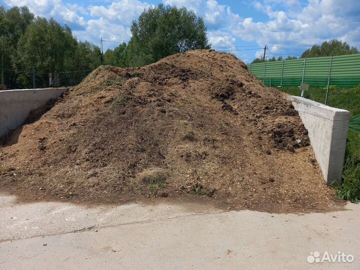 Конский навоз, перегной