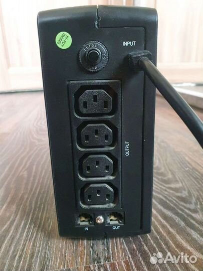 UPS Ippon 400VA с новой батареей