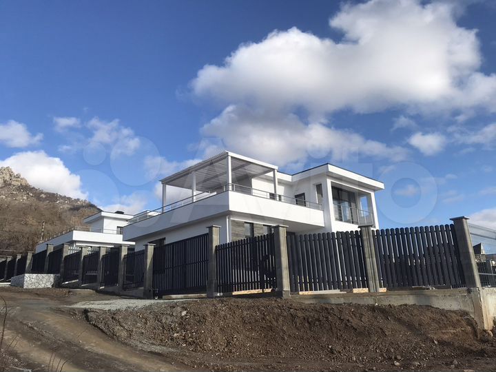 Дом 207 м² на участке 5 сот.