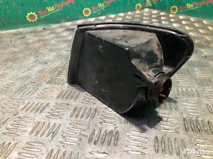 Поворотник передний правый Ford Scorpio