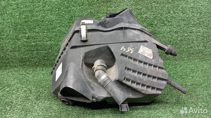 Корпус воздушного фильтра Audi A6