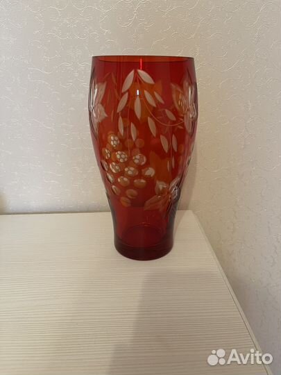 Ваза для цветов хрустальная красный май