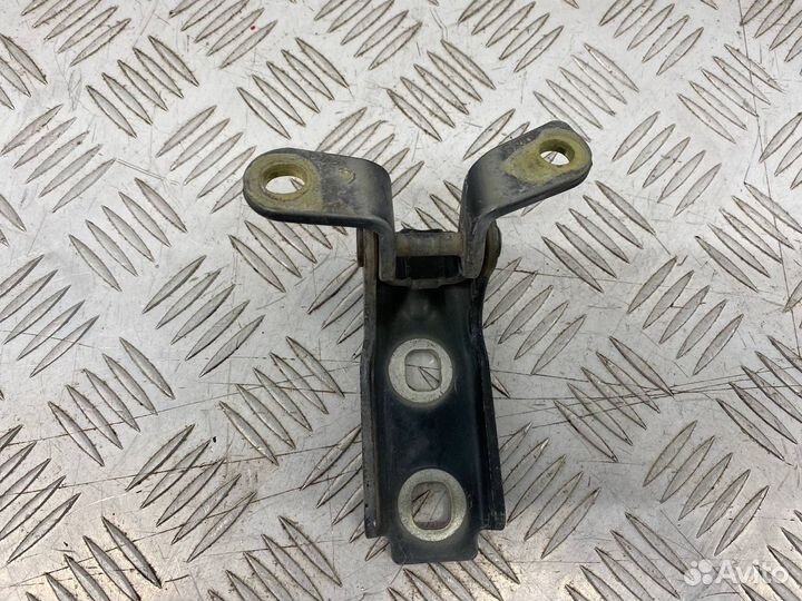 Б/У петля двери передний левый Chevrolet Cruze