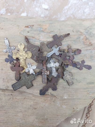 Коллекция старинных нательных крестов