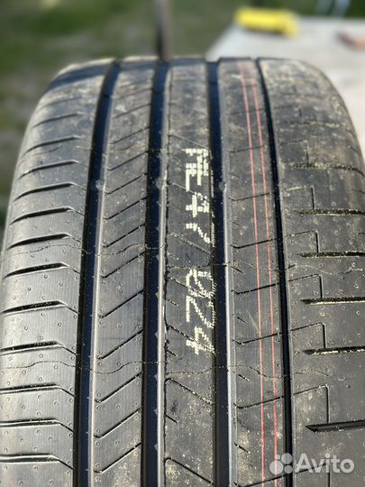 Pirelli P Zero 275/40 R22 и 315/35 R22 111Y