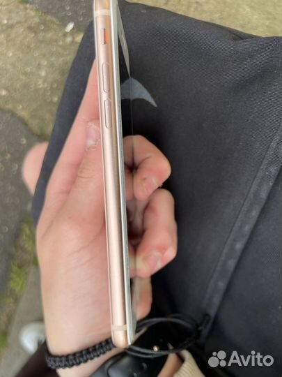 Телефон iPhone 8 64 gb