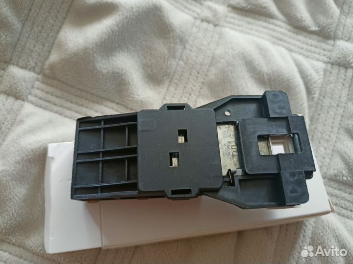 Замок люка Indesit Ariston C00011140