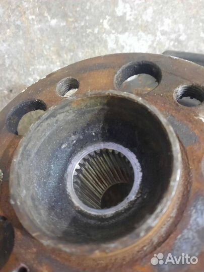 Задний правый кулак Mercedes W212