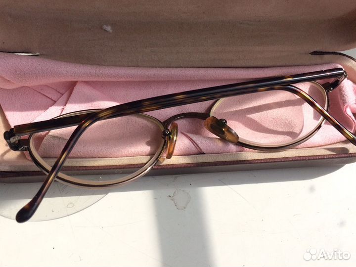 Очки крутые, Luxottika, Италия