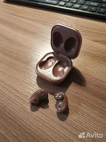 Беспроводные наушники Samsung Galaxy Buds Live